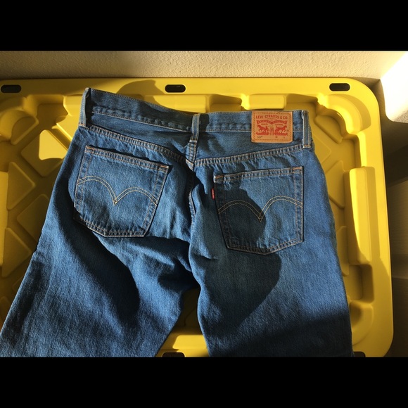 Levi 501 - Picture 3 of 3